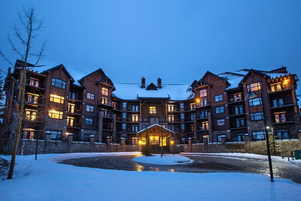 Glacier Mountaineer Lodge Golden Buitenkant foto